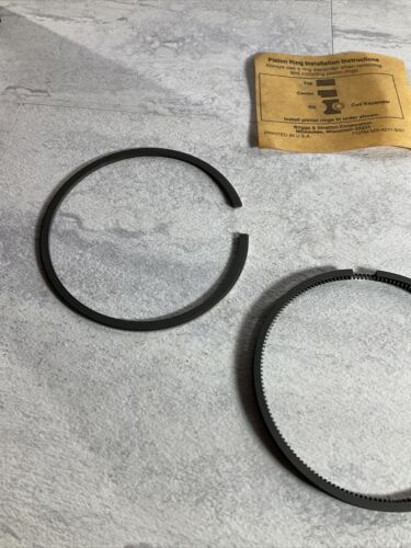 NOS Briggs and Stratton 495854 Standard Ring Set OEM (6922769629367)